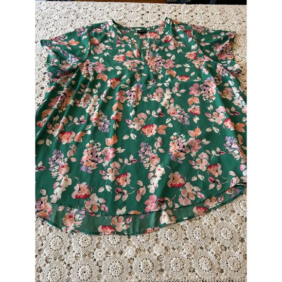 torrid Tops - TORRID Green Pink Floral Blouse V Neck Short Sleeve Lightweight Sz 4X